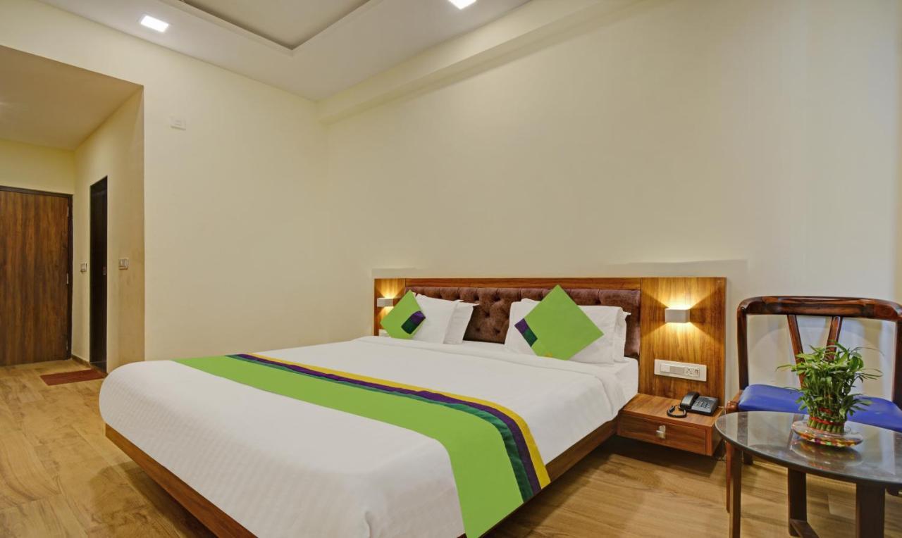 Tripli Hotels Le Shelton Удайпур Екстериор снимка