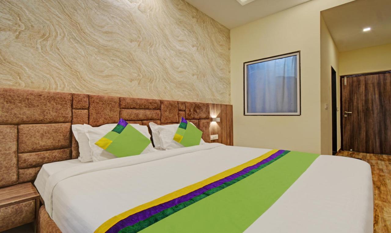 Tripli Hotels Le Shelton Удайпур Екстериор снимка
